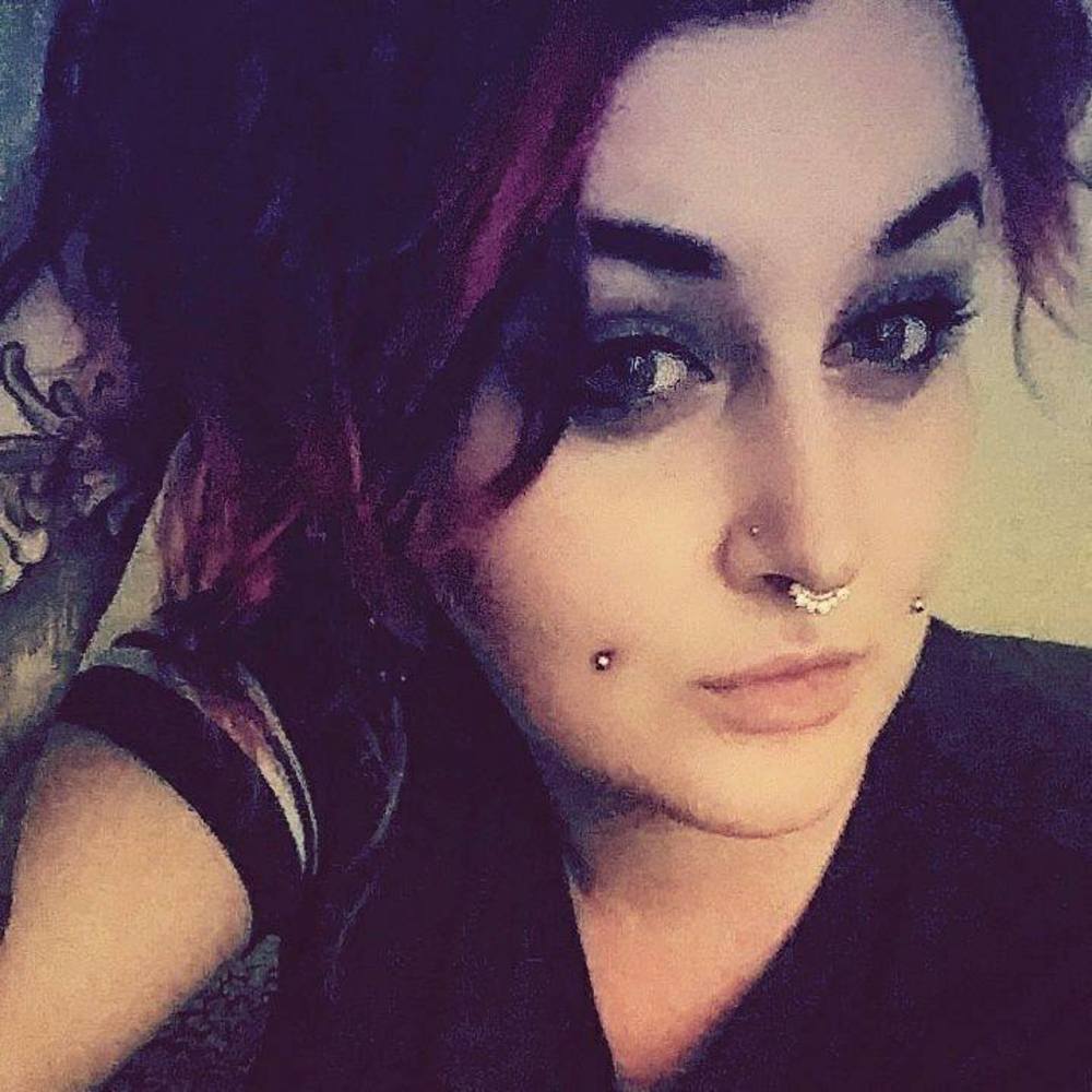Meet your Posher, Eva-linae